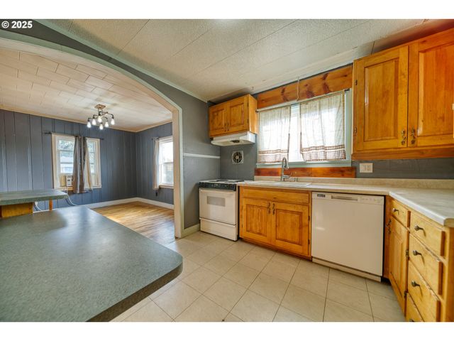 2535 Gable Rd, St Helens, OR 97051