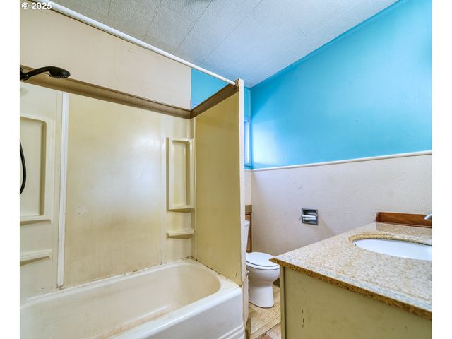 2535 Gable Rd, St Helens, OR 97051