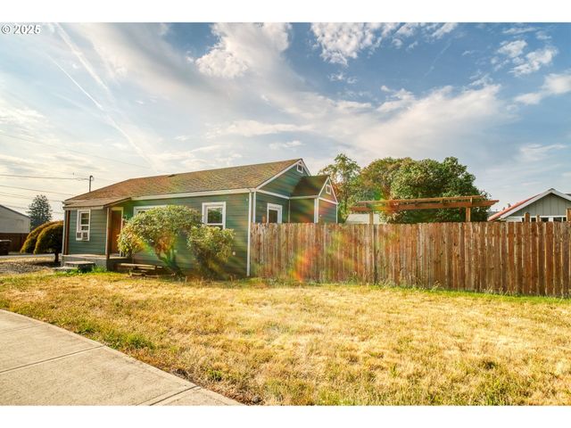 2535 Gable Rd, St Helens, OR 97051