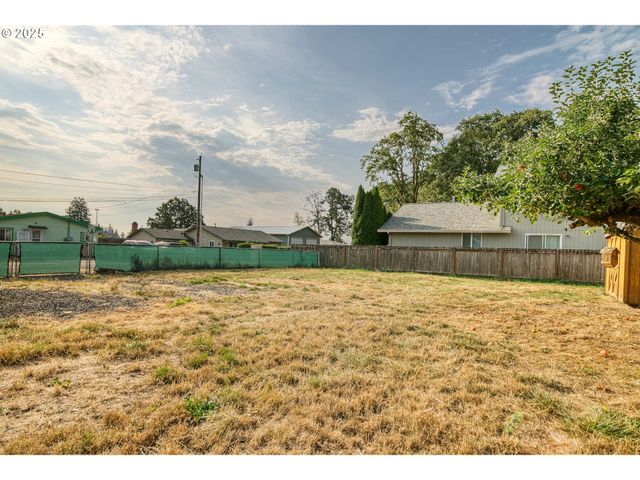 2535 Gable Rd, St Helens, OR 97051