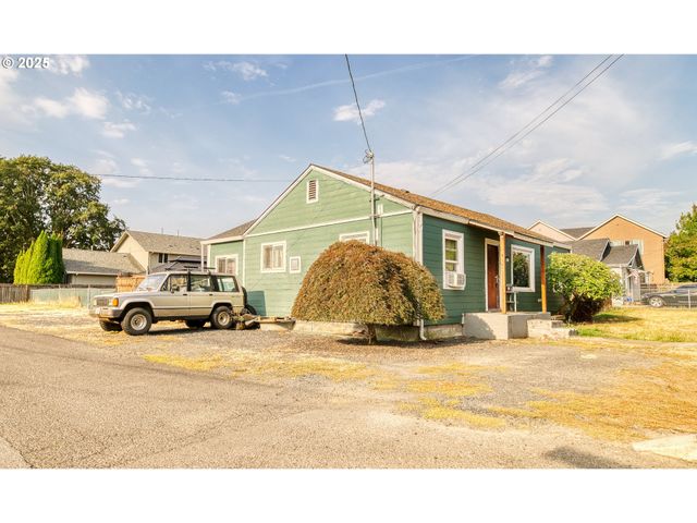 2535 Gable Rd, St Helens, OR 97051