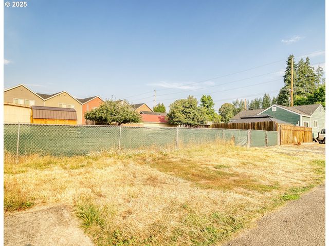 2535 Gable Rd, St Helens, OR 97051