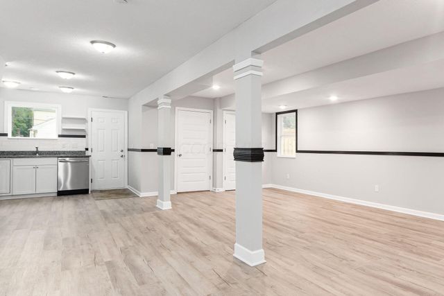 2814 E 9th Avenue, Columbus, OH 43219