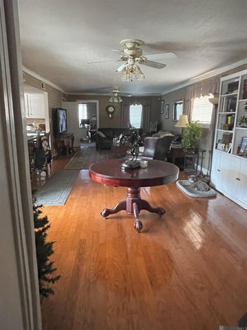 4924 Sanford St, Metairie, LA 70006