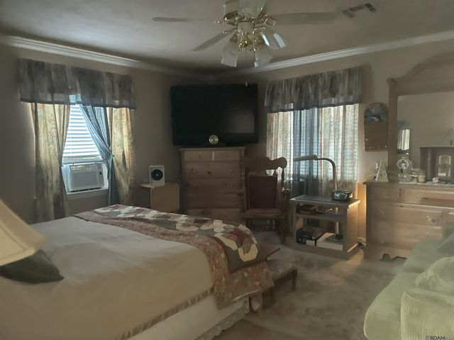 4924 Sanford St, Metairie, LA 70006