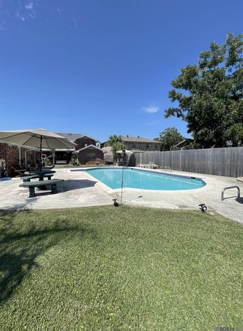 4924 Sanford St, Metairie, LA 70006