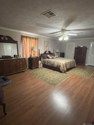 4924 Sanford St, Metairie, LA 70006