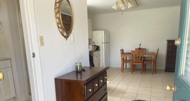 4924 Sanford St, Metairie, LA 70006