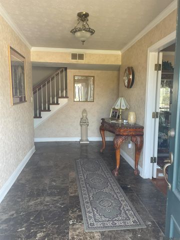 4924 Sanford St, Metairie, LA 70006