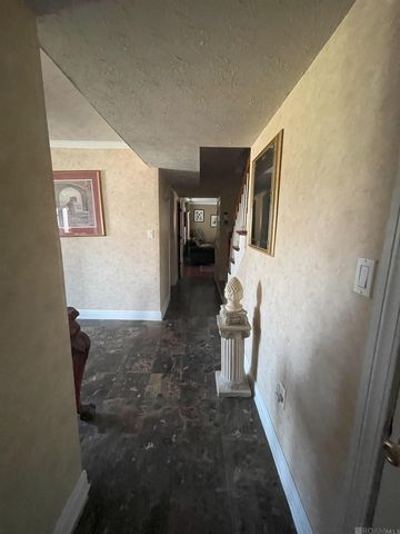 4924 Sanford St, Metairie, LA 70006