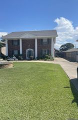 4924 Sanford St, Metairie, LA 70006