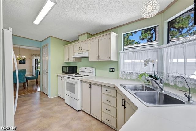 19682 Eagle Trace CT, North Fort Myers, FL 33903