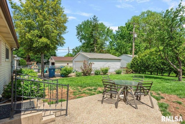 40 Foresters Lane, Springfield, IL 62704