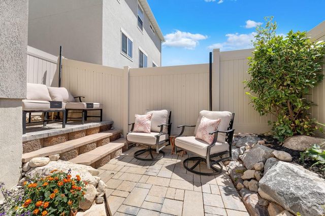3024 S WILLOW CREEK DR, Saratoga Springs, UT 84045