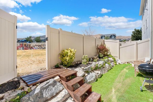 3024 S WILLOW CREEK DR, Saratoga Springs, UT 84045