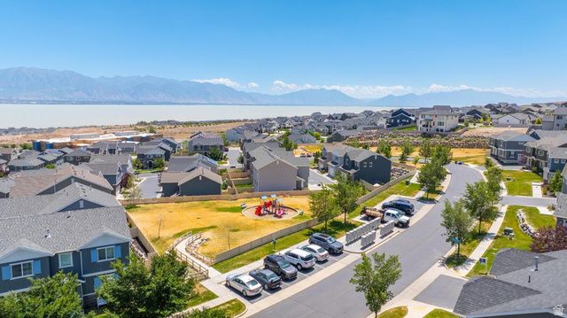 3024 S WILLOW CREEK DR, Saratoga Springs, UT 84045