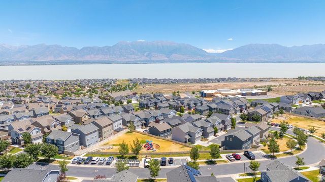 3024 S WILLOW CREEK DR, Saratoga Springs, UT 84045