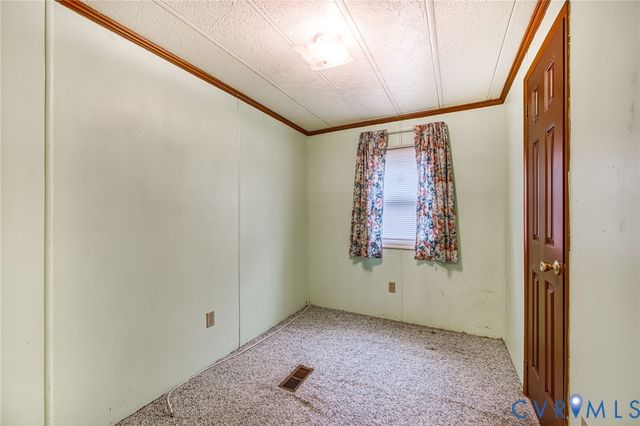 17106 S Swift Bluff Ct, South Chesterfield, VA 23834