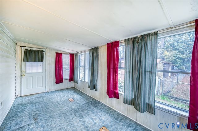 17106 S Swift Bluff Ct, South Chesterfield, VA 23834