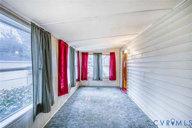 17106 S Swift Bluff Ct, South Chesterfield, VA 23834