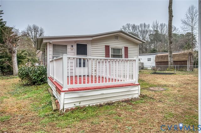 17106 S Swift Bluff Ct, South Chesterfield, VA 23834