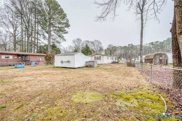 17106 S Swift Bluff Ct, South Chesterfield, VA 23834