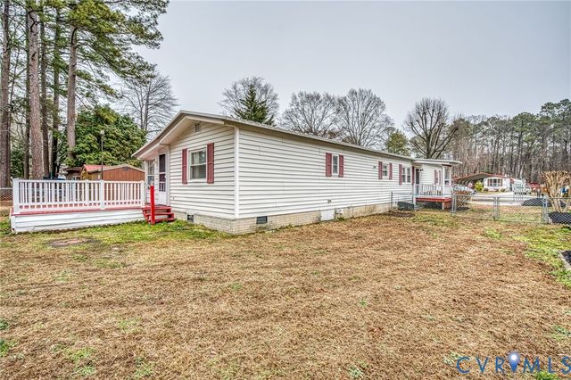 17106 S Swift Bluff Ct, South Chesterfield, VA 23834