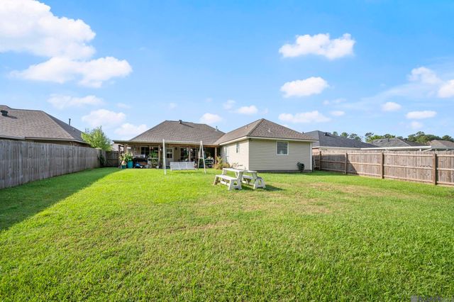 12819 Bonnie Bleu Dr, Denham Springs, LA 70726