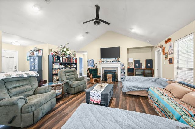 12819 Bonnie Bleu Dr, Denham Springs, LA 70726