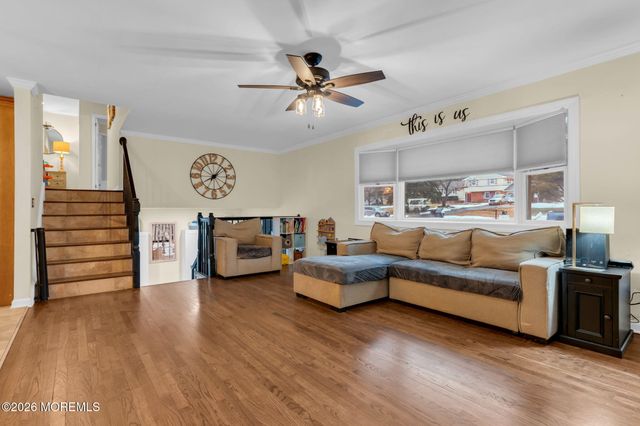 34 Southview Terrace, Middletown, NJ 07748