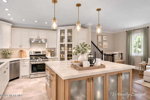 34 Southview Terrace, Middletown, NJ 07748