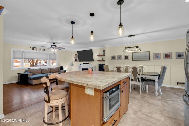 34 Southview Terrace, Middletown, NJ 07748