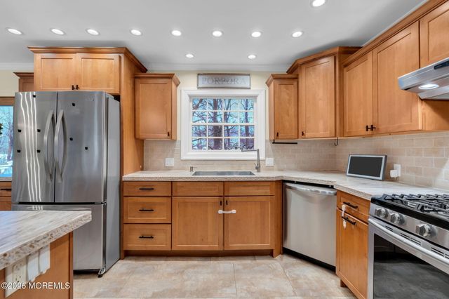 34 Southview Terrace, Middletown, NJ 07748