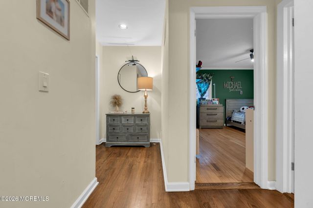 34 Southview Terrace, Middletown, NJ 07748