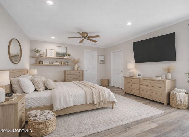 34 Southview Terrace, Middletown, NJ 07748