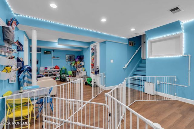 34 Southview Terrace, Middletown, NJ 07748