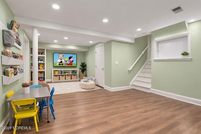 34 Southview Terrace, Middletown, NJ 07748