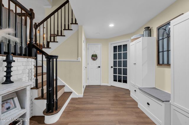 34 Southview Terrace, Middletown, NJ 07748