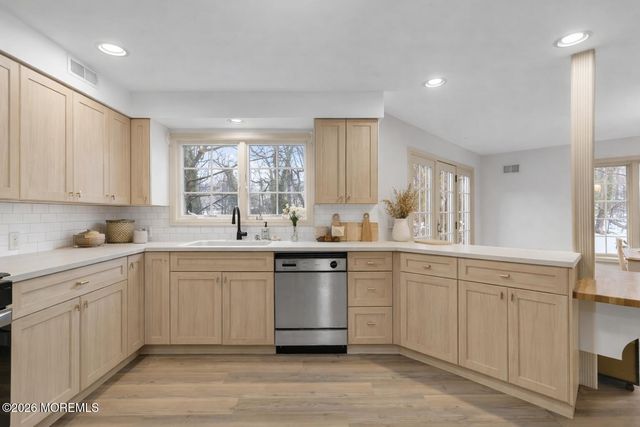 34 Southview Terrace, Middletown, NJ 07748