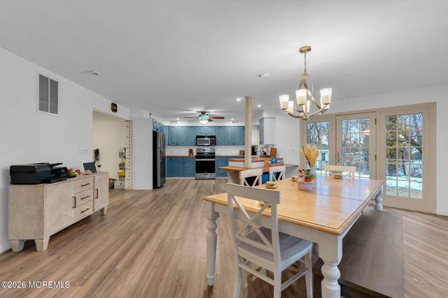 34 Southview Terrace, Middletown, NJ 07748