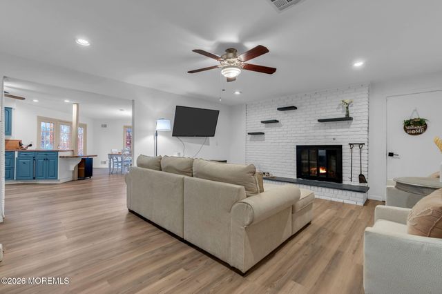 34 Southview Terrace, Middletown, NJ 07748