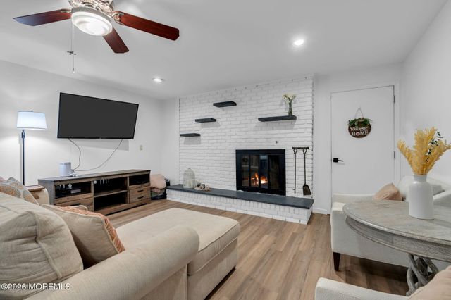 34 Southview Terrace, Middletown, NJ 07748