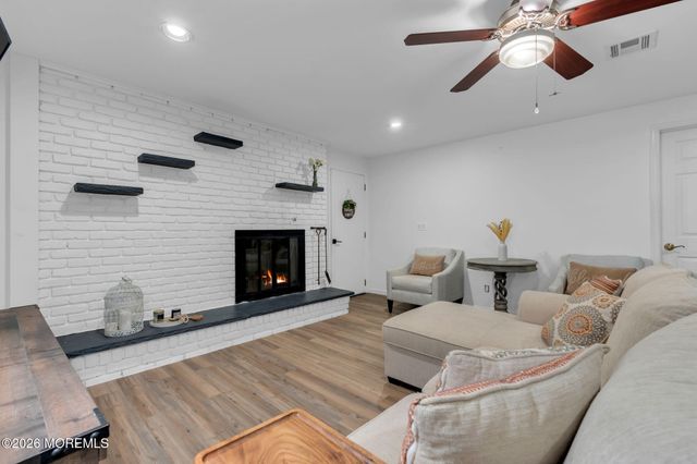 34 Southview Terrace, Middletown, NJ 07748