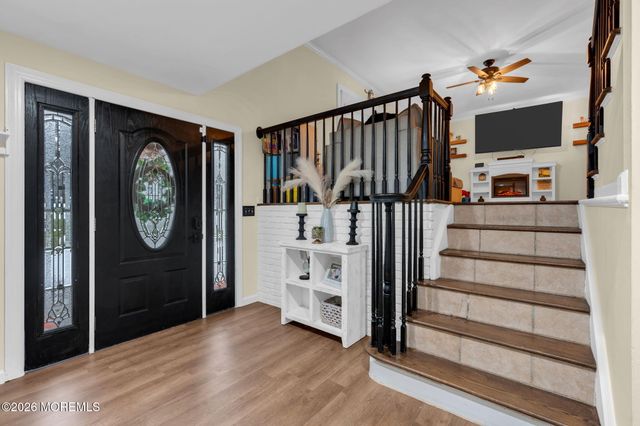 34 Southview Terrace, Middletown, NJ 07748