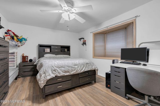 34 Southview Terrace, Middletown, NJ 07748