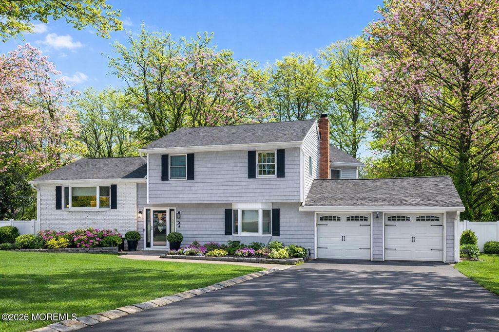 34 Southview Terrace, Middletown, NJ 07748