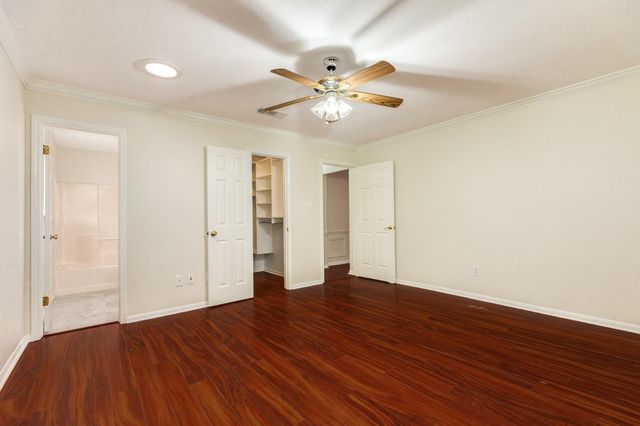 105 Sugar Cane Trace, Lake Jackson, TX 77566