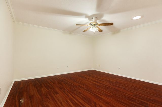 105 Sugar Cane Trace, Lake Jackson, TX 77566
