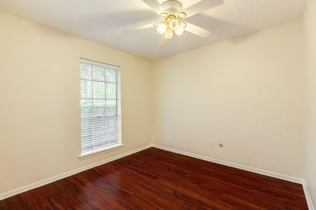 105 Sugar Cane Trace, Lake Jackson, TX 77566