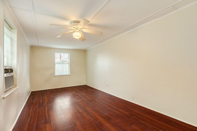 105 Sugar Cane Trace, Lake Jackson, TX 77566